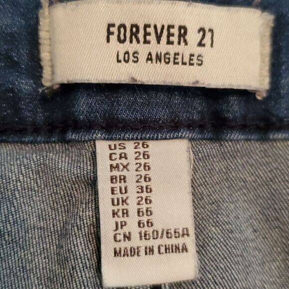 Forever 21 Women's Denim Shorts Size 26 Waist - Picture 6 of 7